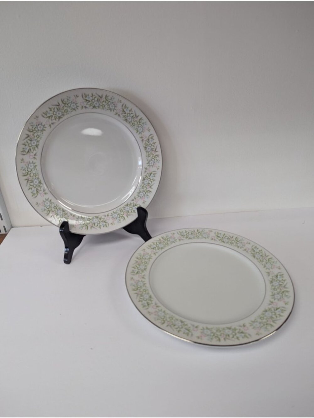 Taihei China Fine China Dinner Plates Set 2 Floral Silver Trim Japan 10 1/4"